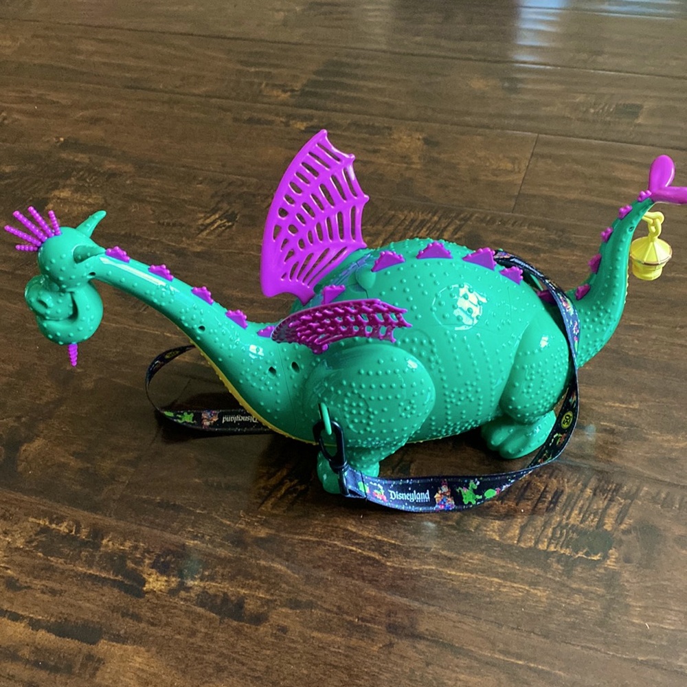 Disney limited popcorn bucket glow in the dark Main Street Electrical parade
